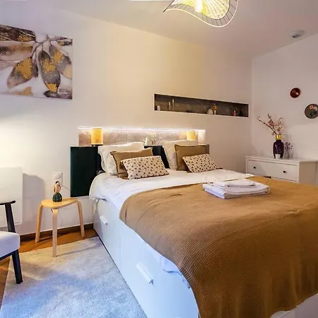 Le Jardin De L'hyser Apartment *