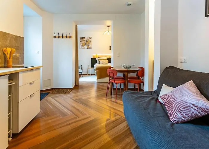 Le Jardin De L'hyser アパート